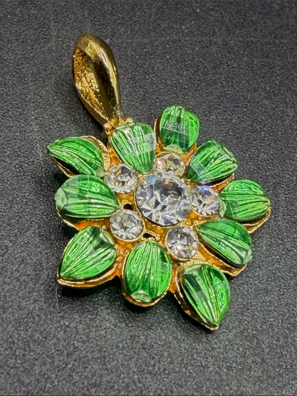 Vintage Green & Clear Faceted Crystal Rhinestone Gold Tn Pendant Charm Jewelry
